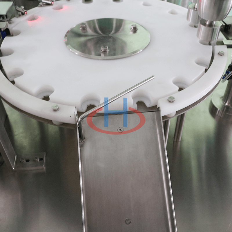 Combination Cap Screwing Machine, Cap Loading And Screwing Machine