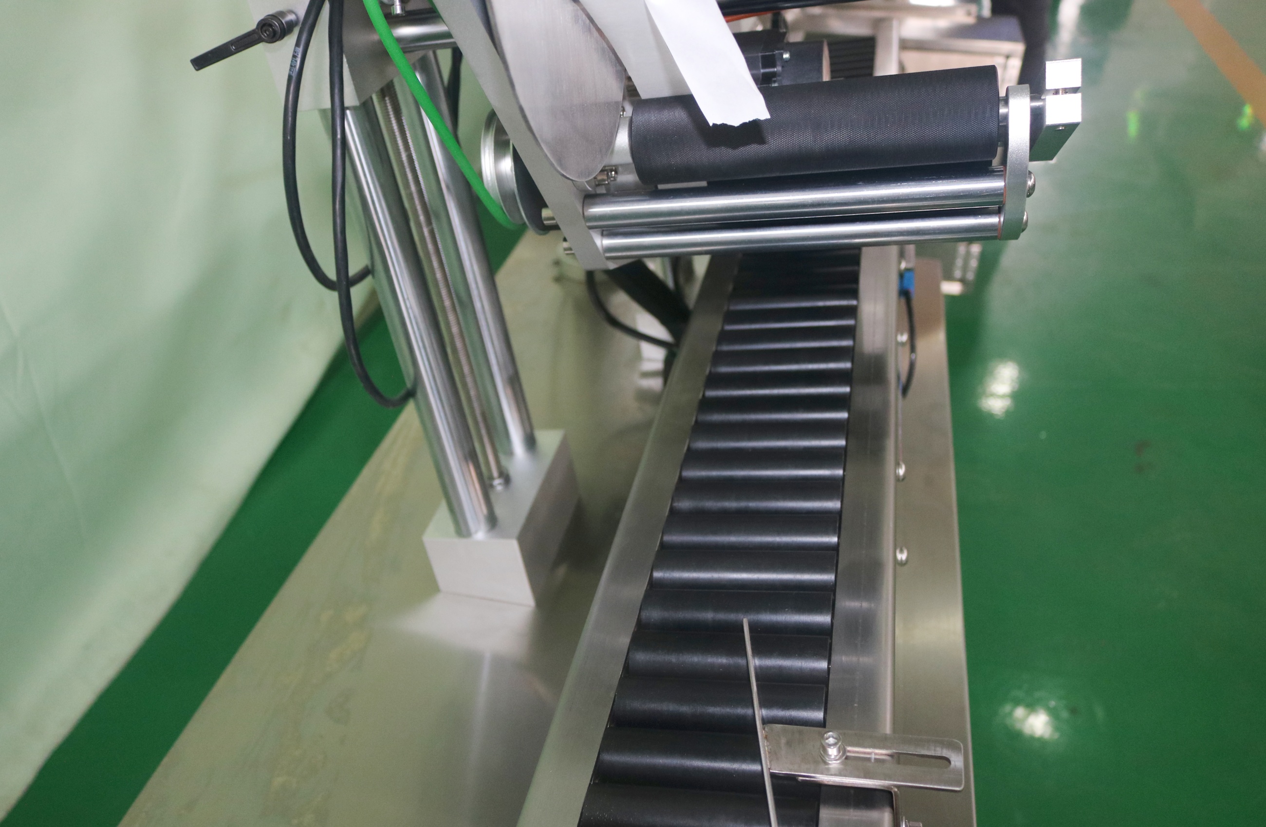 Horizontal Self-adhesive Labeling Machine, Oral Liquid Labeling Machine