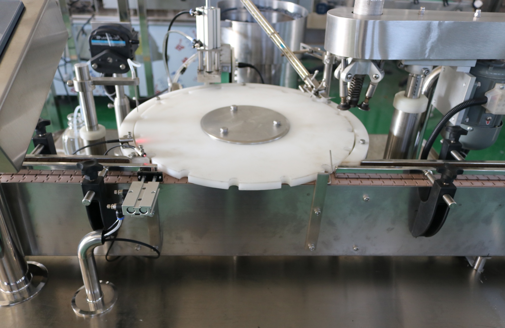 One Station Vial Half-Stoppered Filling Machine Sealing And Capping Machine